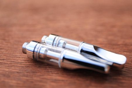 CLEARANCE: .5ML WICKLESS CERAMIC VAPE PEN CARTRIDGES – FOR 3.7+ VOLT BATTERIES